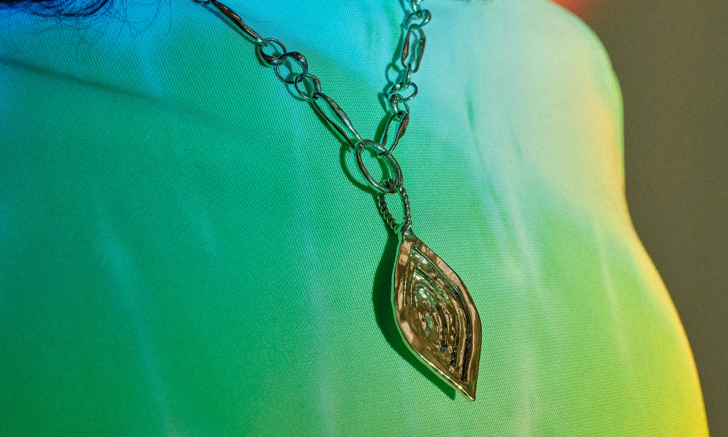 Talisman Fine Jewelry Mary Pendant in Diamond & 14k Recycled Gold